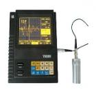 工件內(nèi)部多種缺陷(焊縫、裂紋、夾雜、氣孔等)的檢測、定位、評估和診斷。既可以用于實驗室，也可以用于工程現(xiàn)場。測量范圍(mm)：2.5～9999(鋼縱波);工作頻率(MHz)： 0.2～10(低頻0.2～1，中頻0.6～4，高頻1～10三檔可選)
