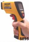 溫度:  -40℃ ~ +816℃;℃/℉切換功能;距離目標(biāo)比12:1;可針對不同物體調(diào)整發(fā)射率使得測量溫度更為準(zhǔn)確;調(diào)整發(fā)射率：0.3~1.0;非接觸式帶鐳射指標(biāo)測量.

