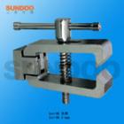 SJJ-08實(shí)驗(yàn)夾具 ,適用范圍：各種線纜、玻璃、皮革、各種電器元件等材料的拉力、破壞力、插撥力的測(cè)試。 最大負(fù)荷：500N
 
