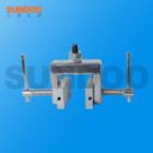 SJJ-15實(shí)驗(yàn)夾具 ,適用范圍：木塊、玻璃、皮革、紙張等片狀，塊狀物的拉力、破壞力測(cè)試。 最大負(fù)荷：5000N
 
