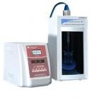 JY99-IIDN 超聲波粉碎機(jī)，工作頻率：20KHz。超聲功率：400-1800W可調(diào)。 隨機(jī)變幅桿：Φ20。可選配變幅桿：Φ25、Φ28。破碎容量：550-1200ml。溫度保護(hù):樣品溫度至50℃ 占空比: 0.1-99.9%
