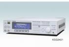 KSG3421 對應(yīng)于RDS（歐洲）／RBDS（美國）. 備有使多臺KSG3421／KSG3420的EON連動的功能. 可保存100類設(shè)定數(shù)據(jù)，并可指定范圍依次使設(shè)定內(nèi)容循環(huán). 標(biāo)準(zhǔn)搭載有GPIB／RS-232C的接口. 帶立體聲調(diào)制功能 
 