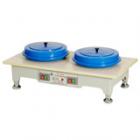 PG-2A型金相試樣拋光機(jī)可供雙人同時(shí)操作，拋光盤直徑與傳遞功率均大于國內(nèi)同類產(chǎn)品，能適合更多種材料的拋光要求，是試樣拋光的理想設(shè)備。拋光盤直徑：雙盤220mm.轉(zhuǎn)速：900r/min，1400r/min（定制）.電動(dòng)機(jī)：YS7116 0.2kW 380V/220V 50Hz

 
