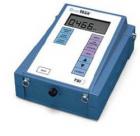 DUSTTRAKTM 大氣粉塵監(jiān)測(cè)儀（型號(hào)：8520）擁有寬廣的可測(cè)范圍，適用于從辦公室、工作場(chǎng)所到室外環(huán)境、建筑工地等場(chǎng)合的測(cè)量。它可以分別實(shí)時(shí)測(cè)量1.0μm、2.5μm、10μm的氣溶膠粒子或呼吸性微粒（RSP）、的重量濃度（重量/空間體積），提供迅速而準(zhǔn)確的測(cè)量結(jié)果。