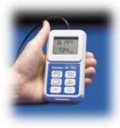  Certifier? FA 呼吸機(jī)分析儀是理想的生物醫(yī)學(xué)檢測設(shè)備，廣泛適用于呼吸機(jī)、通風(fēng)檢測 (醫(yī)院或家庭保健)、供氧中心、麻醉氣體傳輸系統(tǒng)等場合。