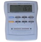 TH2821B是國(guó)內(nèi)首創(chuàng)的手持式LCR數(shù)字電橋。可測(cè)量電感L、電容C、電阻R、阻抗Z、損耗因子D和品質(zhì)因數(shù)Q六種基本參數(shù)，具有0.3%的測(cè)量準(zhǔn)確度及合適的四檔分選。