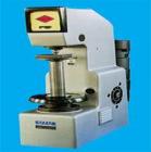 HB-3000型布氏硬度計 可用來測定未經(jīng)淬火鋼、鑄鐵、有色金屬及質(zhì)地較軟的軸承合金材料的布氏硬度。 測量范圍：8-450HBS，8-650HBW
