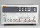 81 函數(shù)/脈沖發(fā)生器 正弦波、三角波、方波、正脈沖和負(fù)脈沖波形，頻率從10 mHz 到 50 MHz，至50Ω負(fù)載時幅值高達(dá)10Vpp。