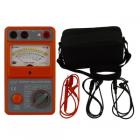 ●每種機(jī)型有三種額定電壓。

●絕緣阻值采用對(duì)數(shù)分度線，均勻清晰，讀數(shù)方便。

●線性交流電壓表刻度提供300V或600V的量程。

●強(qiáng)帶載能力，輸出短路電流大于1mA。。

●防塵防潮結(jié)構(gòu)，適于戶外操作。

●體積小，重量輕，操作簡(jiǎn)捷，攜帶方便。

●電池供電，低功耗。

●電池容量檢查功能。

●線性交流電壓表刻度提供300V或600V的量程。
