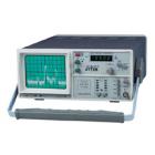 掃頻式超外差頻譜分析儀采用電掃描在頻率范圍內(nèi)調(diào)諧，其頻譜的頻率分量隨著時間依次采樣出來。所以，掃描調(diào)諧頻譜分析儀可以顯示周期信號和隨機信號。

AT5010B頻譜分析儀頻率超出1GHz(0.15~1050MHz)有粗調(diào)和細調(diào)調(diào)節(jié)中心頻率，加上100KHz／格~100MHz/格掃頻寬度選擇，組成簡易的頻域測量。一個6寸CRT,8×10分格內(nèi)刻度LED顯示可選為中心頻率或標記頻率讀數(shù)。
