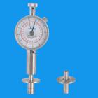 功 能：
水果硬度計（又稱果品硬度計），該產(chǎn)品共分AGY-1，AGY-2，AGY-3三種型號，用來測量蘋果、梨、西瓜、香蕉等多種水果的硬度，用以判定水果的成熟程度，對培育良種，采摘時間，加工時間，收獲儲存，出口運輸?shù)炔烧暮侠碚莆?。它適用于果樹科研部門，果樹農(nóng)場，果品公司，大專院校等單位使用。該儀器體積小，重量輕，數(shù)值顯示直觀，攜帶方便，適用于各種果品場所對果品的檢驗。也可裝配于專用的機臺使用，可提高測試時的精度，適用于專業(yè)檢測部門。
