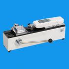 說明： 
AMH手動臥式測試臺適配國產(chǎn)和進口 NK 、NLB 、ALB等系列指針式推拉力計和 HF 系列數(shù)顯式推拉力計作拉壓負荷、插拔力測試等工作。 
