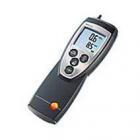 產(chǎn)品介紹：

testo 512可在大背光顯示屏幕上同時(shí)顯示壓力和風(fēng)速，讀取方便且現(xiàn)場(chǎng)打印測(cè)量數(shù)據(jù)，包括日期和時(shí)間，最大/最小值。
testo 512有2個(gè)可轉(zhuǎn)換的風(fēng)速測(cè)量單位：m/s 和fpm。8個(gè)壓力測(cè)量單位：kPa,hPa, Pa, mH2O, mHg, psi,inch H2O, inch Hg.
可計(jì)算平均值，帶密度補(bǔ)償功能。通過(guò)保持鍵將當(dāng)前讀數(shù)鎖定在屏幕上。測(cè)量最大/最小值，可以顯示和存儲(chǔ)在儀器上。保護(hù)軟套使儀器防撞、防污和防水。

