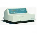 熒光分析法具有高靈敏度、高選擇性特點(diǎn)，是痕量分析領(lǐng)域重要方法。F93熒光分光光度計(jì)光源使用高亮長(zhǎng)壽LED，信噪比、穩(wěn)定性高，熒光值超寬動(dòng)態(tài)范圍，用戶可使用或選擇更改出廠配置365nm波長(zhǎng)激發(fā)濾光片。適用于生物體試料的臨床分析、天然藥物分析、藥品質(zhì)控及藥物代謝研究、生物體內(nèi)微量物質(zhì)測(cè)定、大氣污染食品污染及環(huán)境衛(wèi)生檢測(cè)、用吸光光度法無(wú)法測(cè)定的痕量組分分析。 

