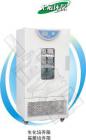 人性化設計 

  ●順應世界環(huán)保潮流，全新無氟設計，使您始終走在健康生活的前沿。

  ●大屏幕液晶顯示，多組數(shù)據(jù)一屏顯示，菜單式操作界面，簡單易懂，便于觀察和操作。

  ●采用鏡面不銹鋼內膽，四角半圓弧過渡，擱板支架可以自由裝卸，便于工作室的清洗工作。

  ●箱體左側配有直徑為25mm測試孔，可根據(jù)放置場所需要而任意布線。

  ●箱內放入振蕩器即可進行恒溫振蕩培養(yǎng)。

