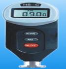 主要特點(diǎn)

u具有最大值鎖存、平均值自動(dòng)計(jì)算及欠壓報(bào)警功能

u與本機(jī)攜帶的海寶公司RS232通訊電纜連接，能與計(jì)算機(jī)進(jìn)行數(shù)據(jù)通訊

u具有自動(dòng)關(guān)機(jī)功能

u與邵氏硬度測(cè)試臺(tái)連接后能進(jìn)行更高精度的測(cè)量

u電源：3×1.55V扣式電池 4.5V交直流電源適配器

u基本配置： 1、扣式電池三節(jié) 2、選購(gòu)件：SAC-J硬度計(jì)測(cè)試架,4.5V交直流電源適配器,RS232通訊電纜